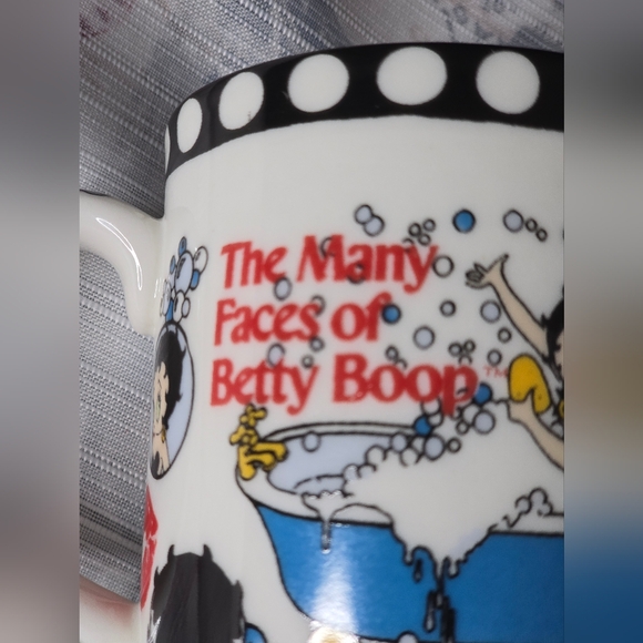 Betty Boop Coffee Mug - Picture 3 of 8